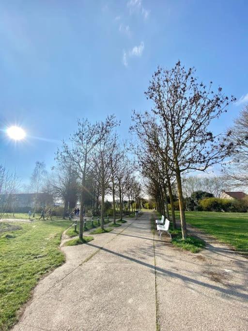 Le Domaine Reserve , Parking Et Ecrin De Verdure Amiens Exterior foto